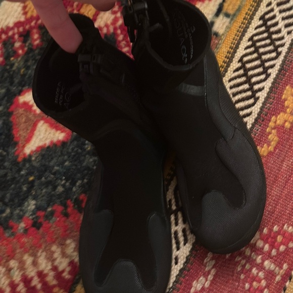 Aqua Black Neoprene surf Booties - Picture 2 of 7